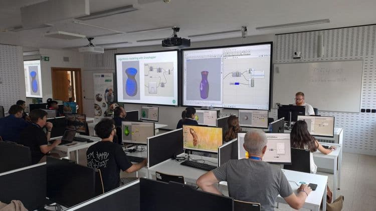 Alforithmic modelling with Grasshopper - not just for clay 3D printing